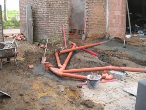 Pose de réseau d'égouttage